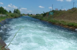 Sulama kanalı tehlike saçıyor