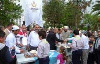 Semerkand Haftasında, Pilav Dağıtıldı