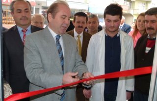 SYDV'den Aldığı Destekle Berber Dükkanı Açtı