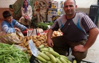 YERLİ SEBZELER TEZGÂHLARDA YERİNİ ALDI  