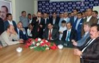 AK PARTİ’DE BAYRAMLAŞMA