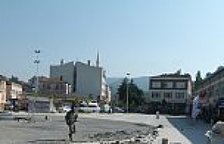 Alaçam Kent Meydanı Tamamlanmak Üzere