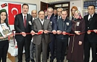 ANADOLU LİSESİ ÖĞRENCİLERİNDEN ANLAMLI MERASİM