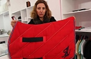 At ve Biniciler İçin Özel Kıyafetler Dikiyor