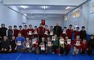 BAFRA BELEDİYESİ ÖĞRENCİLERE 