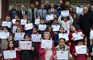 BAFRA’DA 25 BİN ÖĞRENCİ KARNE ALDI