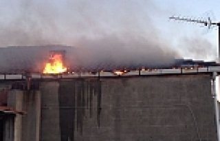 Bafra'da 2. Çatı Yangını