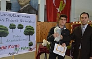 Bafra'da Öğrencilere Fidan Dağıtıldı