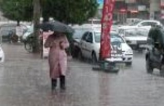 Bafra'da Sağanak Etkili Oldu