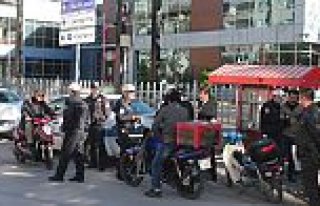 Bafra’da Tescilsiz Motosikletler Otoparka Çekildi