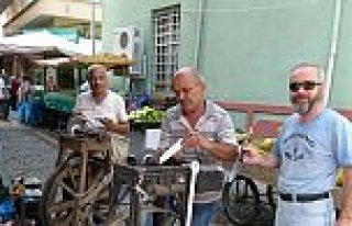 Bafralı bıçak bileyicileri çifte bayram yaşıyor