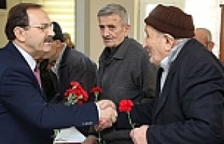 BAŞKAN ŞAHİN; HUZUREVİNDE KALAN YAŞLILARI ZİYARET...