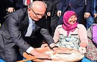 BAŞKAN YILMAZ OKLAVAYI KAPTI HAMUR AÇTI