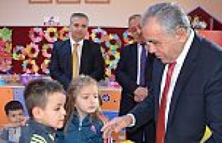 ‘BÜYÜKLER OKUYOR, KÜÇÜKLERE ÖRNEK OLUYOR’...