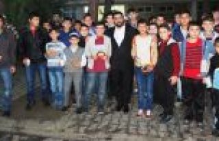 CAMİLER HAFTASINDA GENÇLER CAMİLERİ DOLDURDU