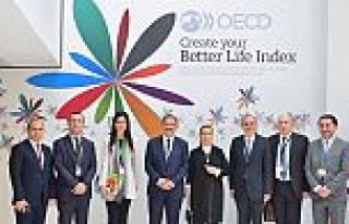 ÇİĞDEM KARAASLAN PARİS'TE