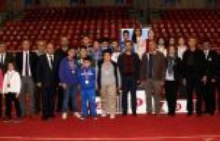 DEMİRTAŞ,'KÜÇÜKLER SATRANÇ İL BİRİNCİLİĞİ...