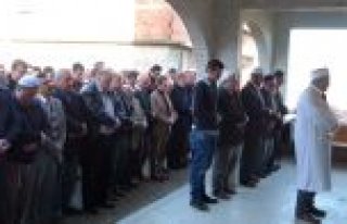 ERCAN ÖZGAN DUALARLA TOPRAĞA VERİLDİ