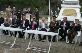  ŞEHİTLER İÇİN KUR’AN OKUNDU