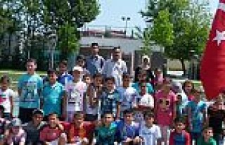 Hem Kur'an Öğrenip Hem de Eğleniyorlar