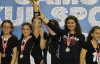 HENTBOLUN ŞAMPİYONU GÜLİZAR HASAN YILMAZ SPOR...