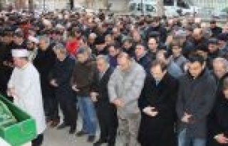 İNTİHAR EDEN 15 YAŞINDAKİ LİSELİ DEFNEDİLDİ