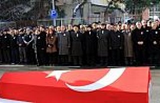 KALP KRİZİ SONUCU ÖLEN POLİS MEMURU İÇİN TÖREN...