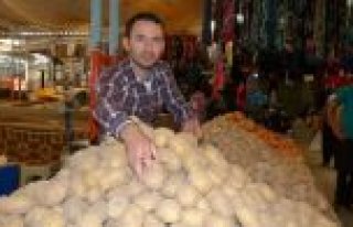 KEMALPAŞA MODERN PAZARINDA PATATES İLGİ ODAĞI...