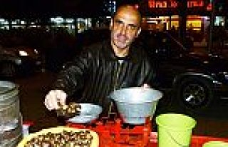 KESTANE KEBABI TEZGÂHLARI SÜSLÜYOR