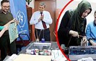 Minik öğrenciler ebru sanatını öğrendi