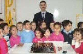 MİNİK ÖĞRENCİLERİN OKUMA BAYRAMI SEVİNCİ