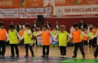 MİNİKLER SPOR ŞENLİĞİNDE  COŞTU