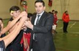 MÜDÜR AYDIN,'ŞAMPİYON OLAN OKULUMUZ'A BAŞARILAR...