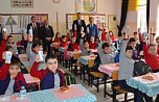 OKULLARDA SÜT DAĞITIMI YAPILDI