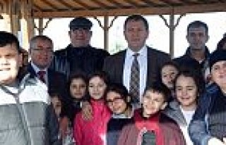 OTİZMLİ ÖĞRENCİLERE 'ATLI TERAPİ'