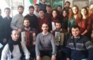 SAMSUN CERKES DERNEGİNDEN GENÇLERE KAHVALTİ