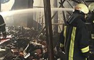 Samsun'da Lastik Fabrikasında Yangın