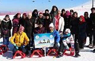 SAMSUNLU GENÇLERİN KAYAK KEYFİ