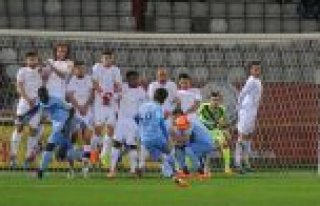 SAMSUNSPOR EVİNDE ADANA DEMİRSPOR'A MAĞLUP OLDU...