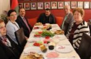 ŞEHİT AİLELERİNDEN ANNELER GÜNÜ KAHVALTISI