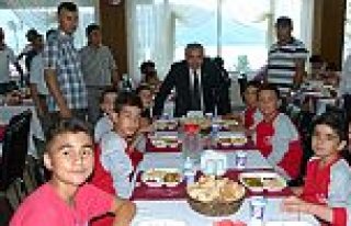 SEVGİYLE UZANAN ELLER YAZ KAMPI KOLAY MAHALLESİNDE...