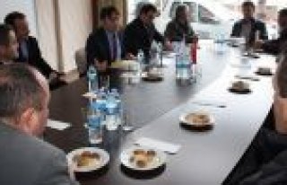 YAKAKENT’TE MUHTARLARLA İSTİŞARE TOPLANTISI