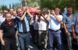 YAKINTAŞ’DA ASİYE PEKER, SON YOLCULUĞUNA DUALARLA...