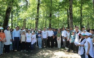 Samsun'da kaymakam ve öğrenciler çöp topladı