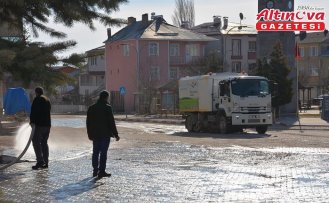 Başçiftlik'te caddelerde bahar temizliği yapıldı