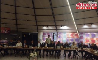 Çaykara Kaymakamı Sapmaz, muhtarlarla iftarda bir araya geldi