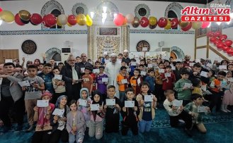 Çorum'da, ramazan ayı boyunca teravih namazına giden 293 çocuk ödüllendirildi