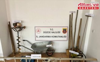 Düzce'de evde açtıkları tünelde kaçak kazı yapan 3 şüpheli yakalandı