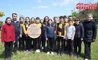 Görele'de öğrenciler vefat eden okul müdür yardımcısı anısına fidan dikti