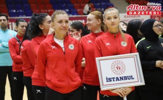 İşitme Engelliler Türkiye Voleybol Şampiyonası Karabük'te sürüyor